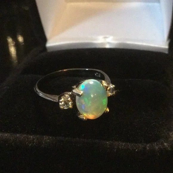 Elegant Majestic Fiery Opal Ring